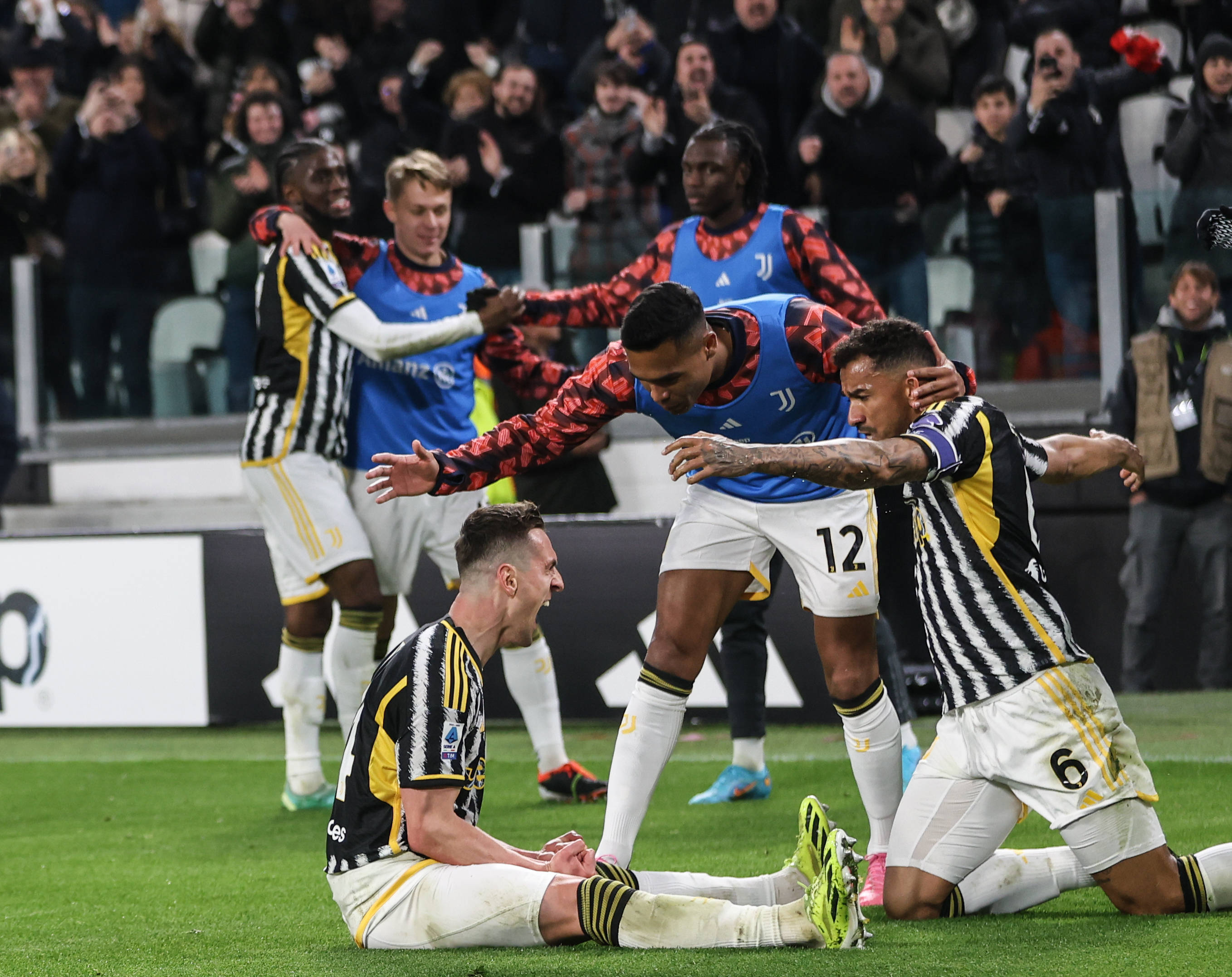 詹姆斯在尤文图斯比赛中夺冠，锐不可当引发热议！开云体育官方网站