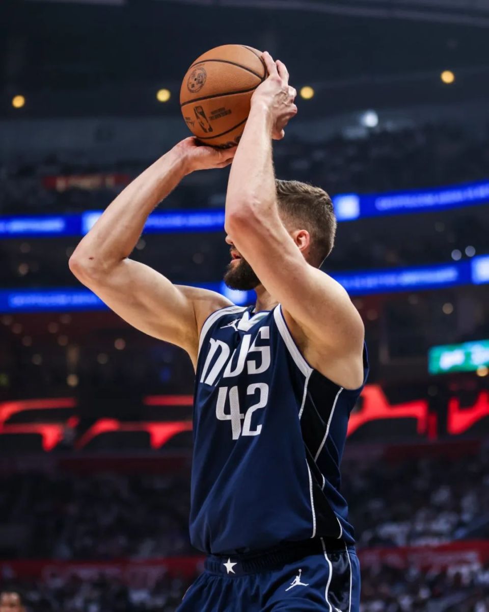 清晨密尔沃基雄鹿调整名单以备国王杯；主帅复盘环节打磨；信心回归；临场指挥获称赞的简单介绍开云平台官方入口