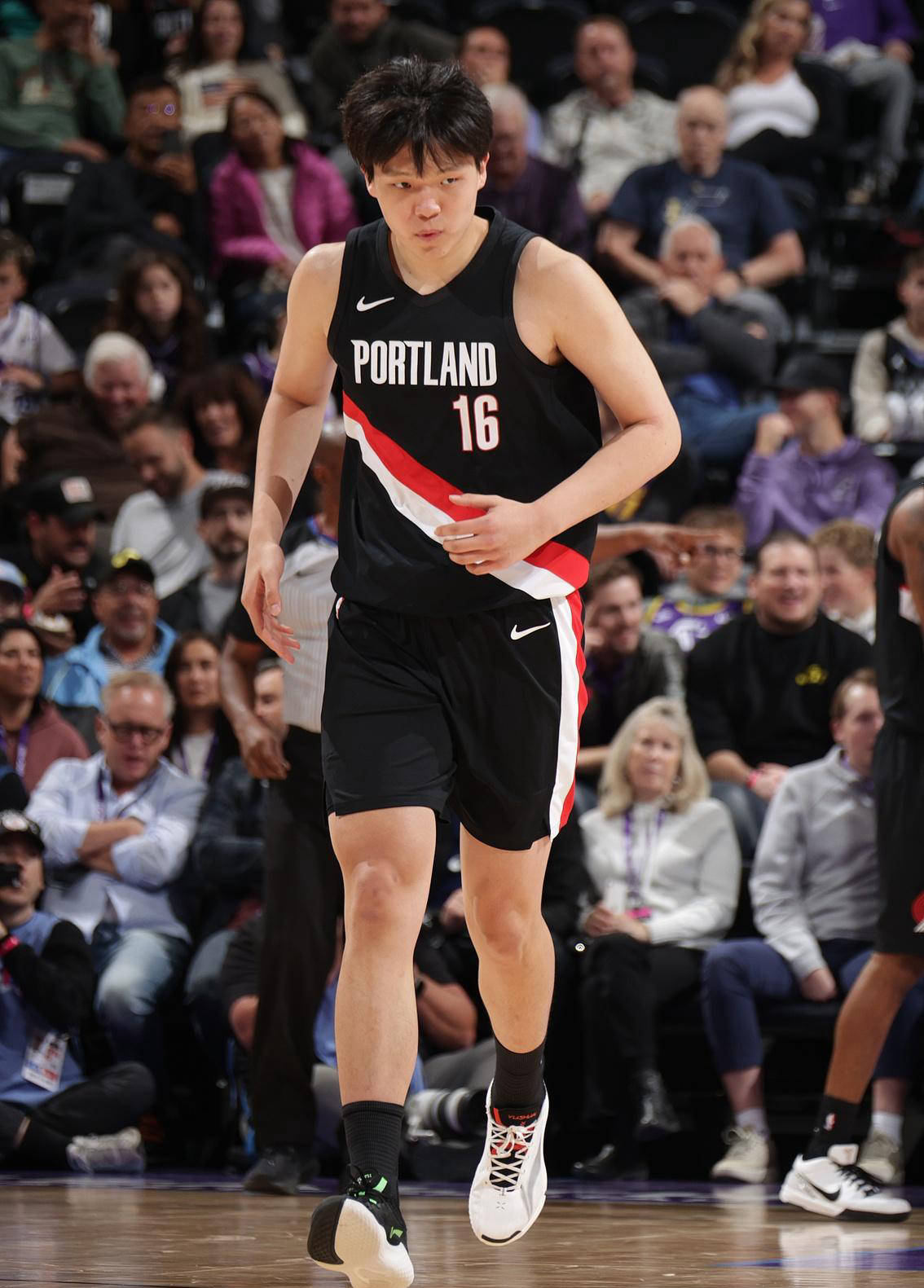 波特兰开拓者训练开放日；今晚止住颓势引欢呼；全明星赛在即；年轻球员得到机会的简单介绍